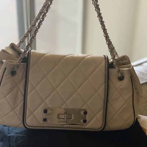 AUTHENTIC CHANEL EAST WEST ACCORDION FLAP BAG - Picture 2 of 8